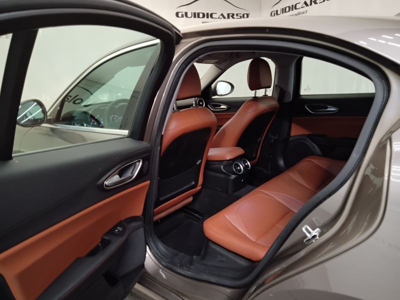 GuidiCar - ALFA ROMEO Giulia 2016 Giulia 2.2 t Super 180cv Usato